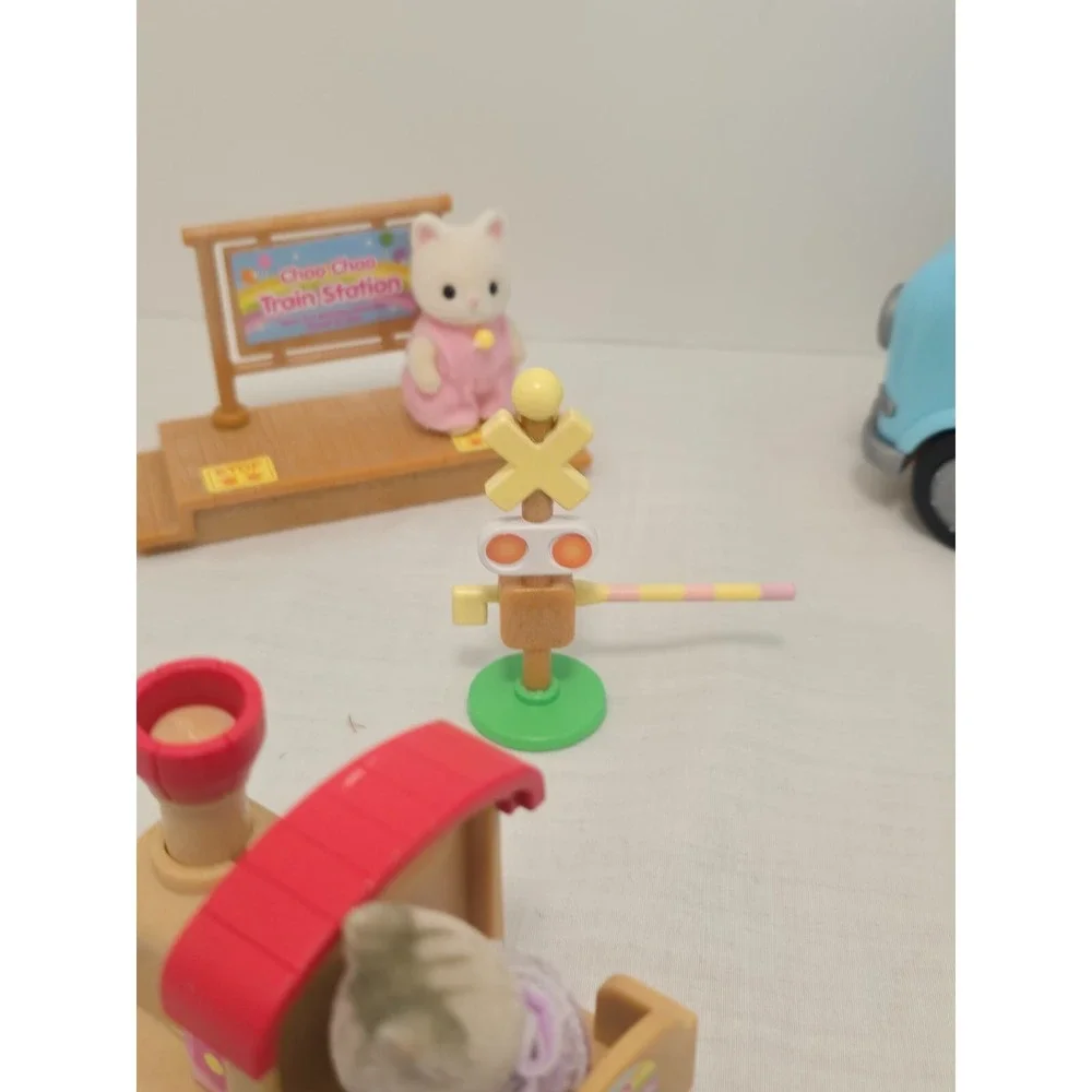 Calico Critters Sylvanian Baby Play Nursery School Bus‎ Train Baby Cow Elephant